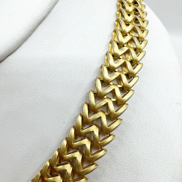 Monet Vintage Gold Tone Tank Tracks Collar Choker Necklace 16” Signed Moghul - Picture 2 of 10